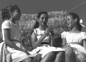 ילדות מנחשון בפסטיבל ביכורים 1958