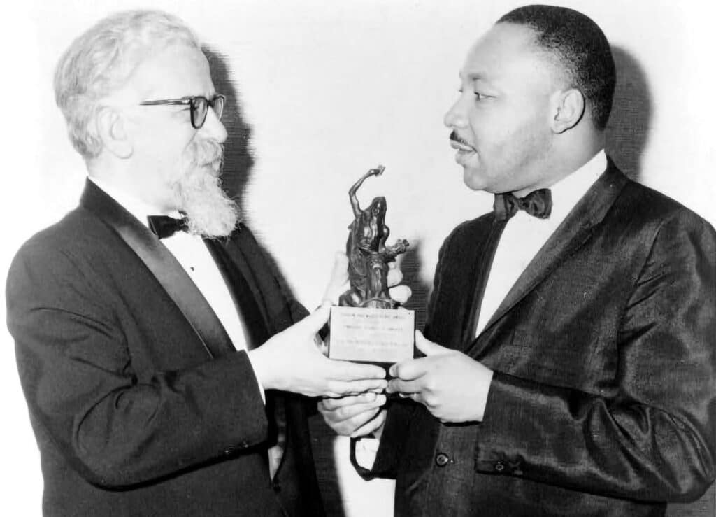 אברהם יהושע השל עם מרטין לותר קינג, 1965